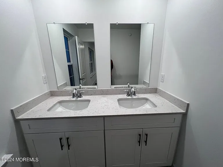 35 Crimson Dr — Photo 17