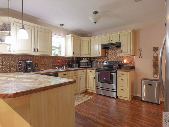 4th image of 541 County Road 3014