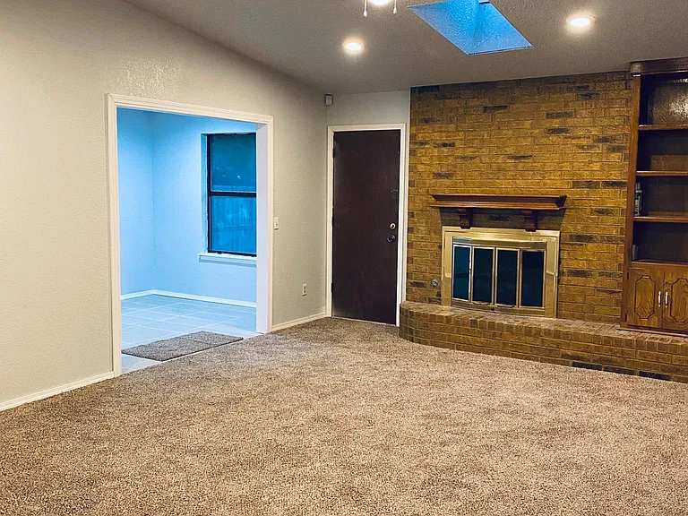 2716 Zachary Pl — Photo 3
