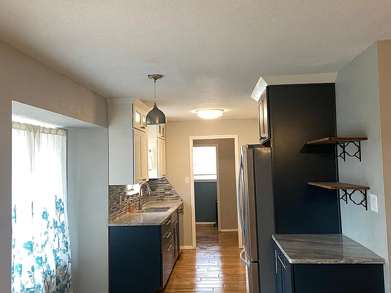 1600 Ridgemont Cir — Photo 3