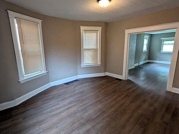 4th image of 2404 Highland Ave