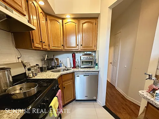 Rented by Sunrise Real Estate | media 21