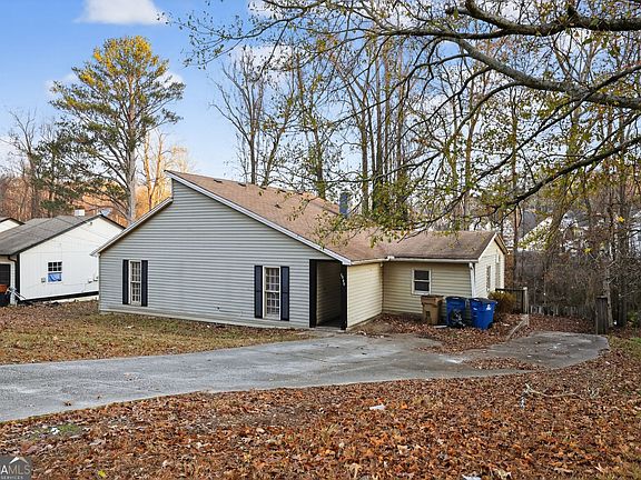 2nd image of 1009 Salisbury Trl