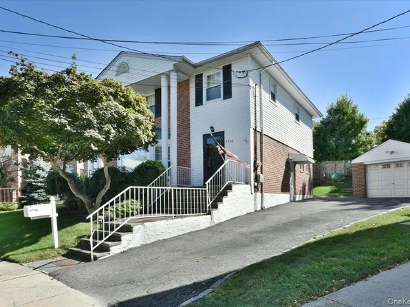 57-46 262nd Street, Little Neck, NY 11362