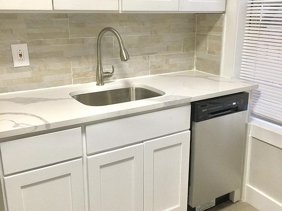 3rd image of 5600 Hudson Ave APT 3A