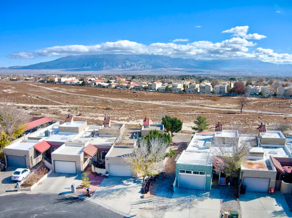 594 Diez Y Ocho Ct SE, Rio Rancho, NM 87124