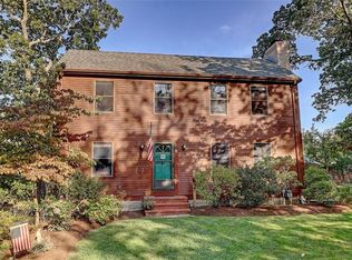 8 Maudsley Ave, Barrington, RI 02806