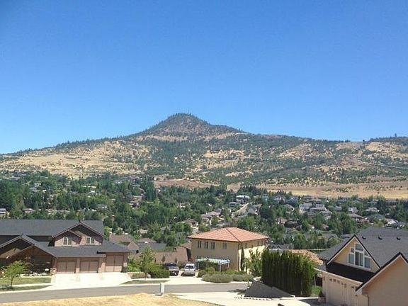 4th image of 124 Monterey Dr