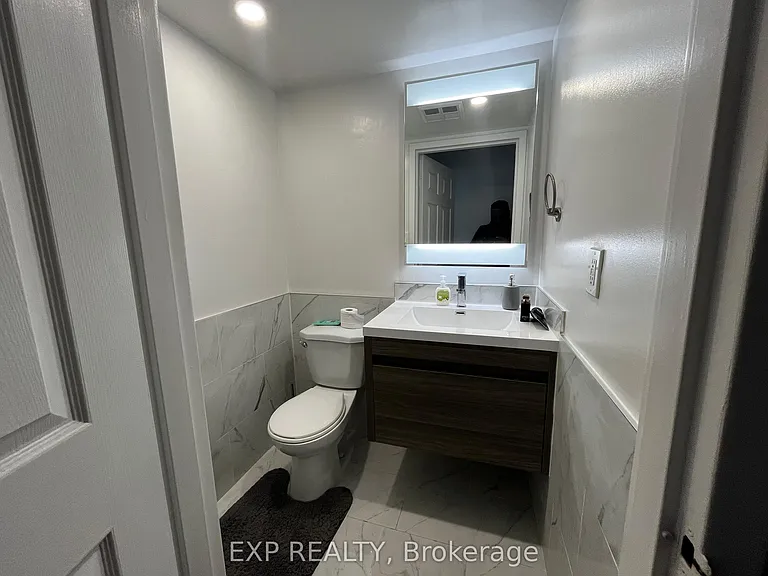 25 Agnes St #201 — Photo 7