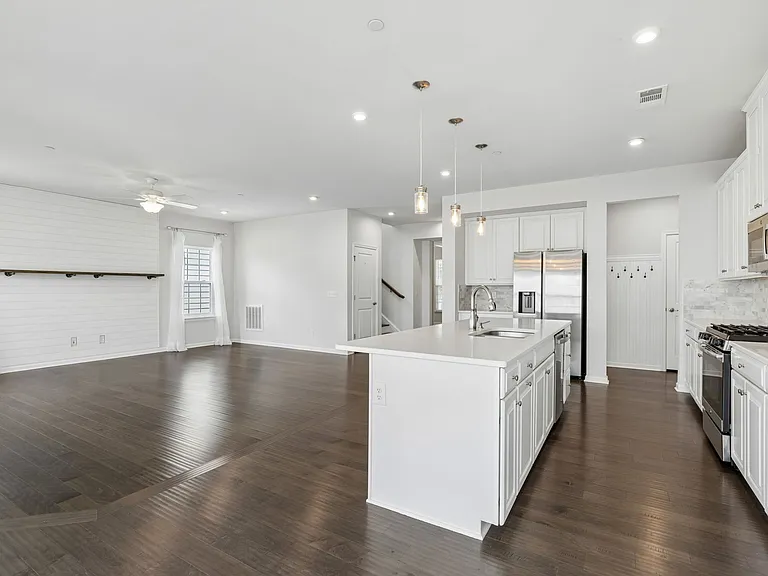 2030 Oglethorpe Dr — Photo 30