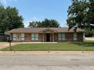 1583 E Industry St, Giddings, TX 78942