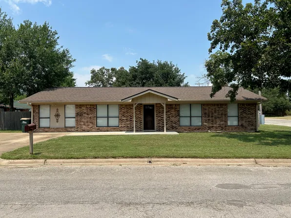 1583 E Industry St, Giddings, TX 78942