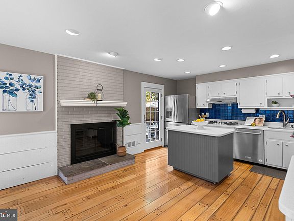 4th image of 8914 Tuckerman Ln