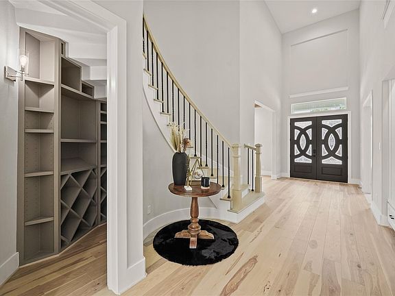 4th image of 206 Faust Ln