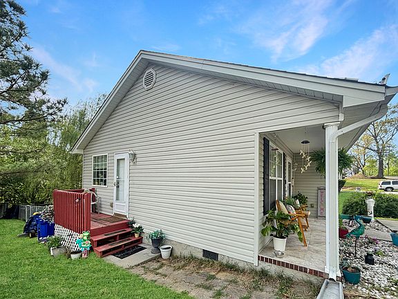 2nd image of 1350 21st St SE