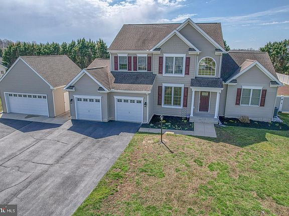 4th image of 8510 Chandler Dr
