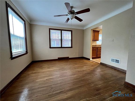 4th image of 4345 Eastway St