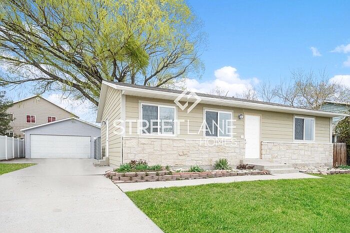 1st image of 2892 S Breeze Dr