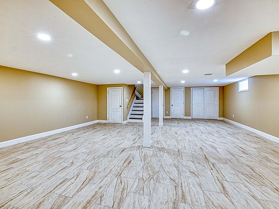 4th image of 30 Whitfield Ln