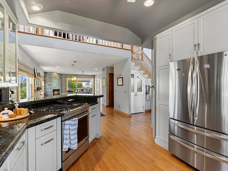 5618 Bellevue Ave — Photo 9