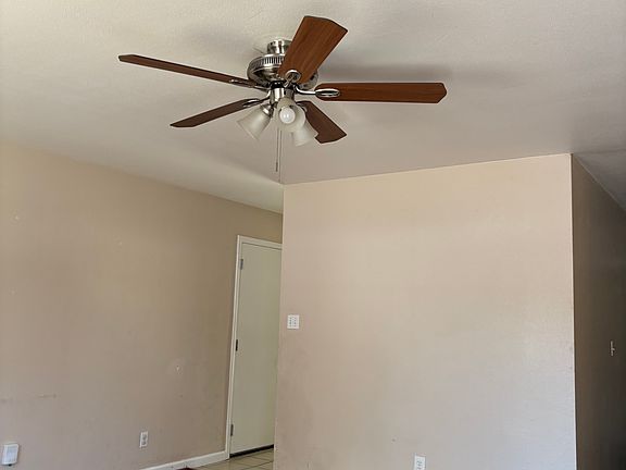 4th image of 442 Sears Ave