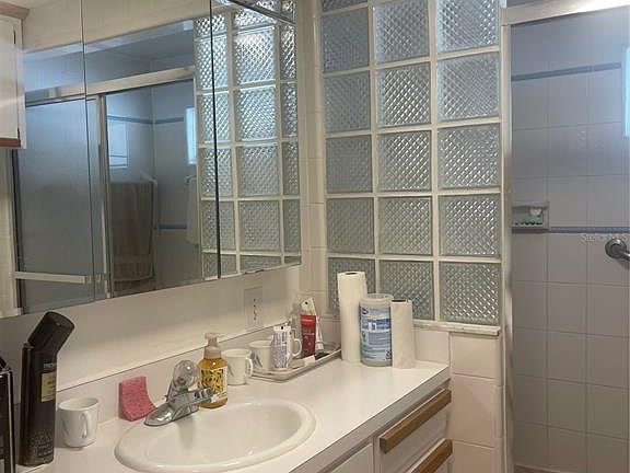 5th image of 501 Oak Rdg E