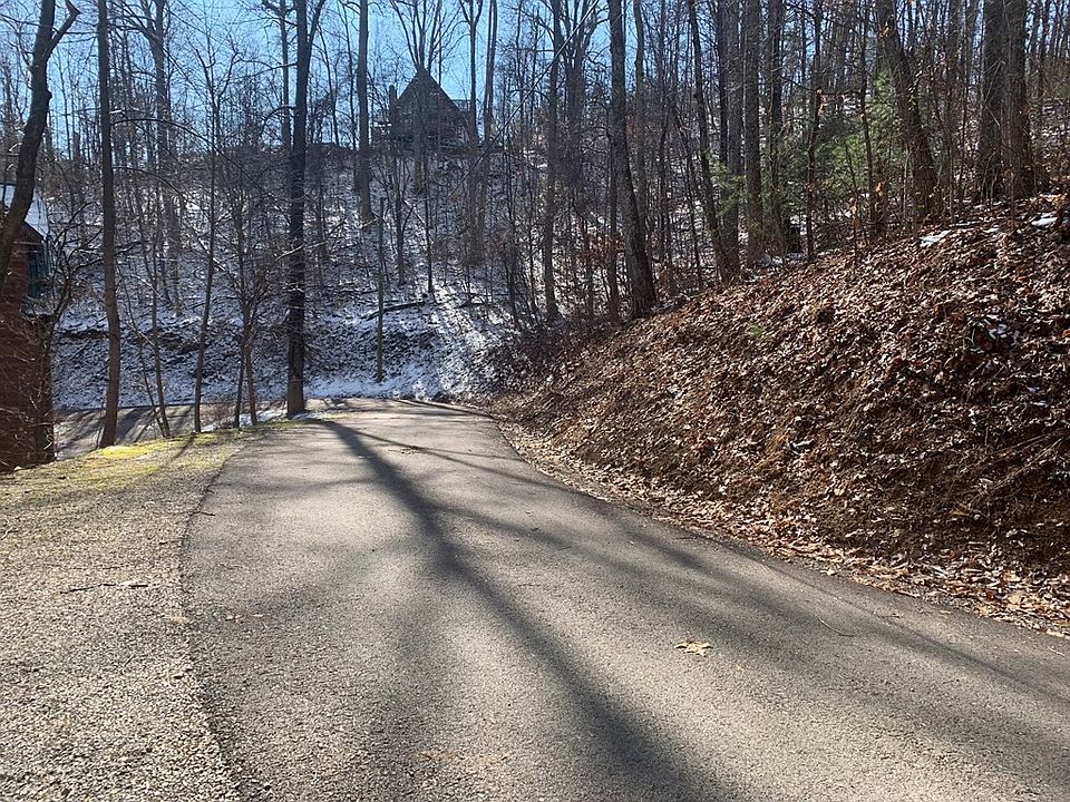 2nd image of 658 Cherry View Ln Lot 658