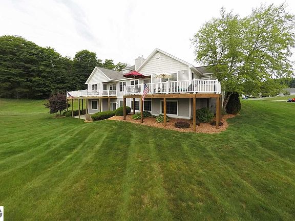 2nd image of 3059 Crown Wood Ct