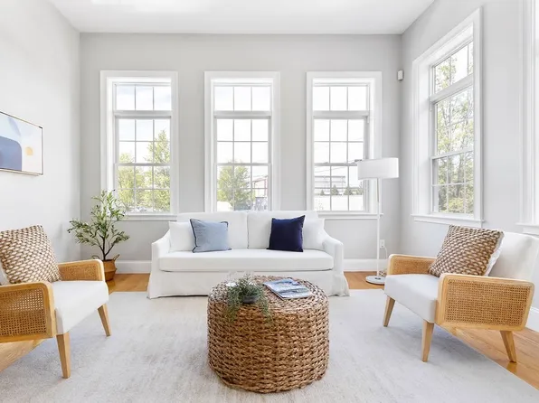 87 Franklin St Unit 104, Quincy, MA 02169