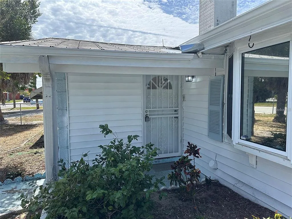 3 bed, 2.0 bath, 1246 sqft, $1,650 — Photo 2