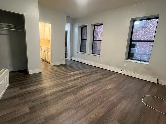 3rd image of 117 Wade St APT 1I
