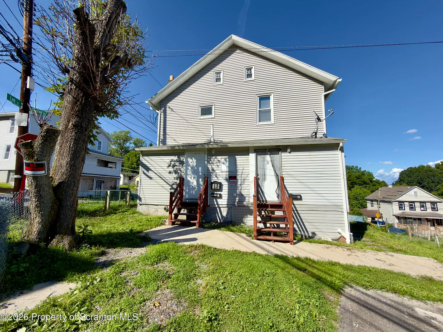 3 bed, 1.0 bath, 1100 sqft, $1,300 — Photo 2