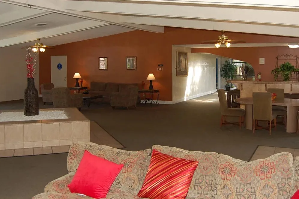 Emerald Pointe — Photo 1
