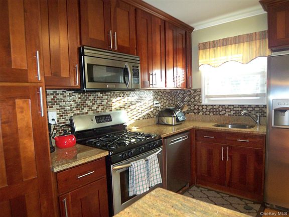 2nd image of 40 Harding Parkway