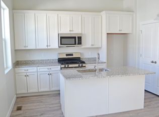 1043 W Narrows Ln, Bluffdale, UT 84065