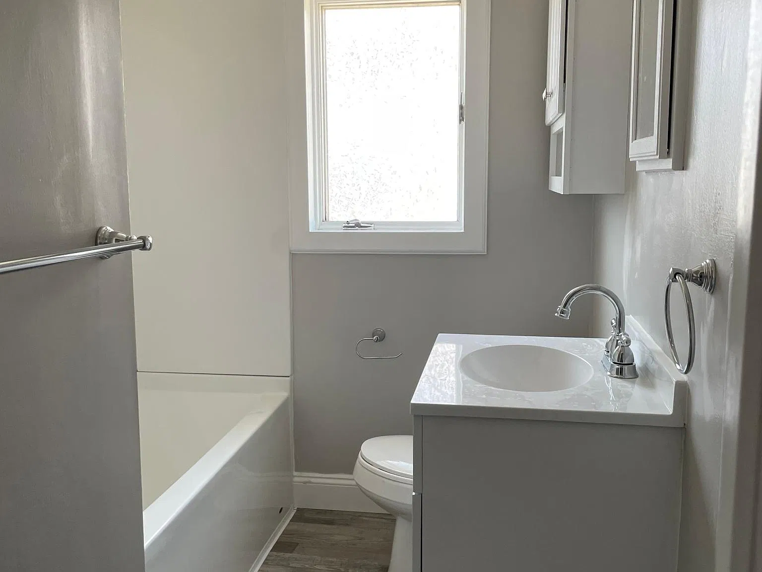 55 Ellwood Ave — Photo 2