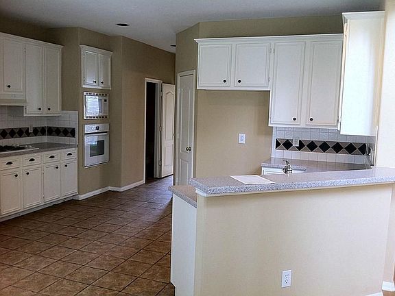 5th image of 3801 Kimberly Dr