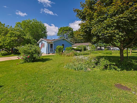 2nd image of 536 Indianwood Dr