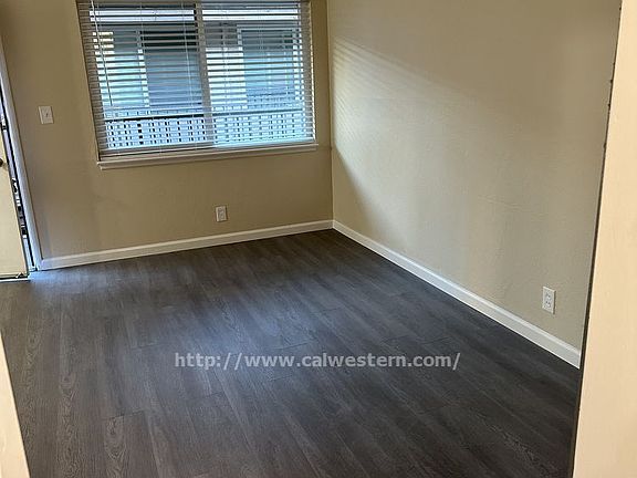 3rd image of 385 S 4th St #8
