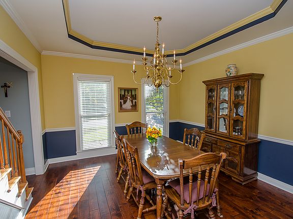 3rd image of 1716 Ashfield Ln