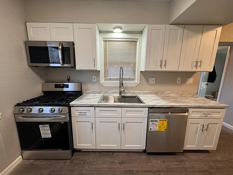 1334 E Maxlow Ave — Photo 11