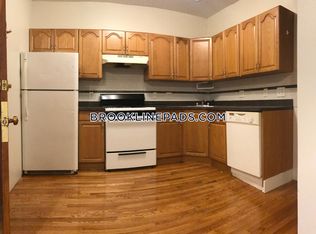 131 Brook St #2R, Brookline, MA 02445