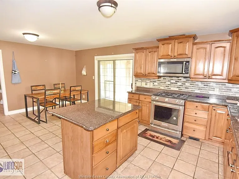 4305 Casgrain Dr #UPPER — Photo 20