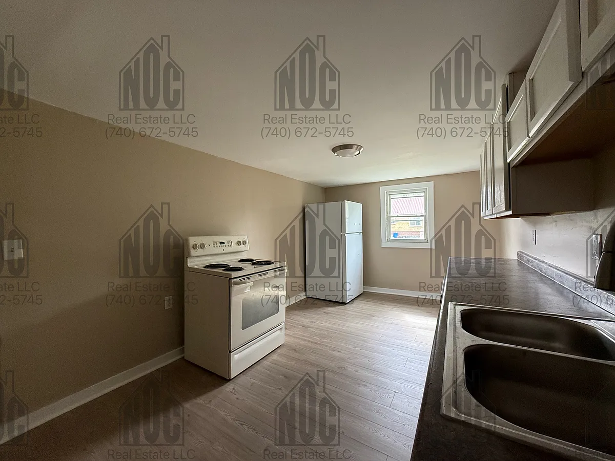 Building Photo - 607 Slocum Ave #B