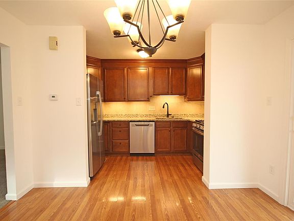 5th image of 1006 Blase Ave