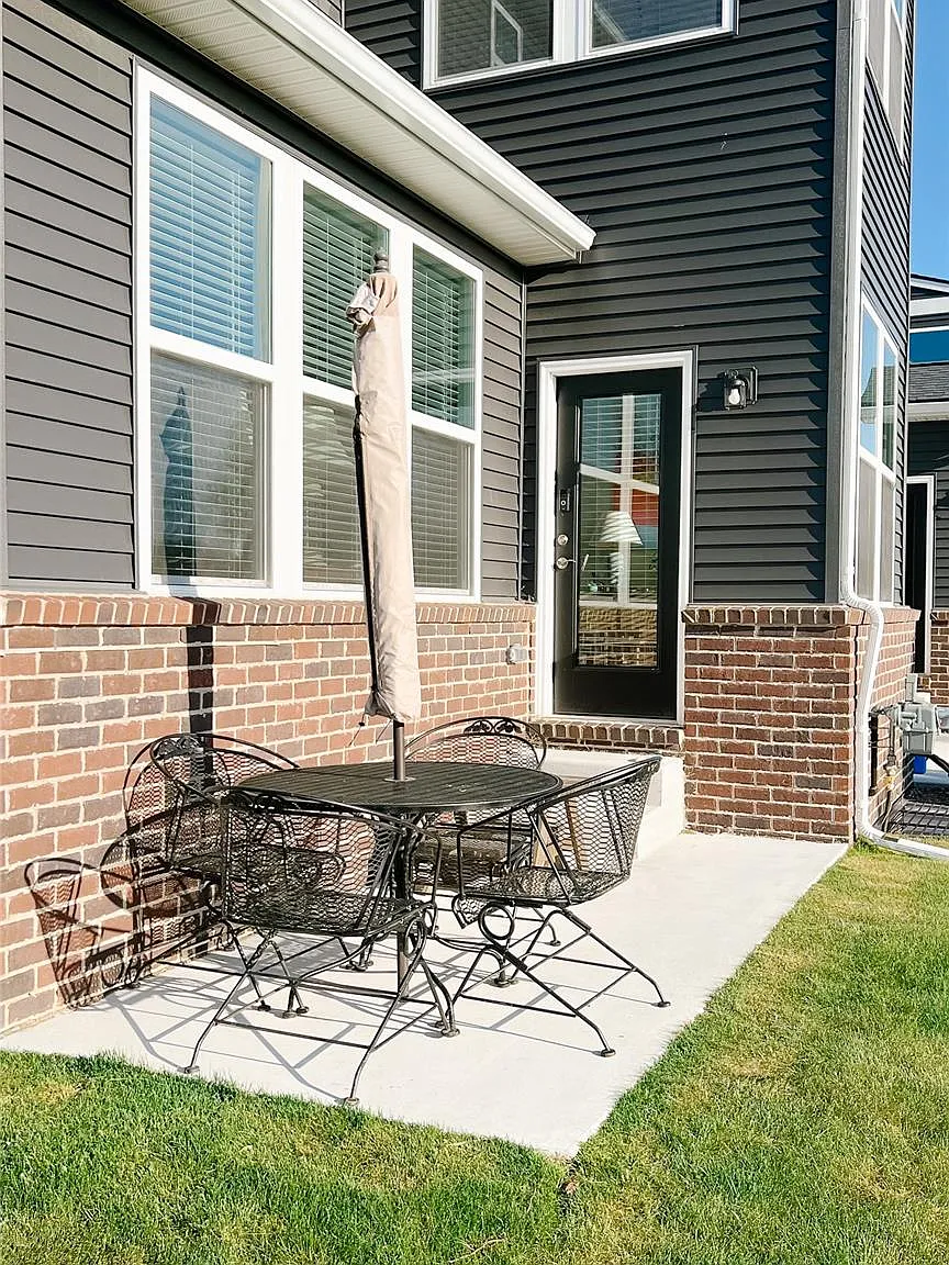 3 bed, 2.5 bath, 2083 sqft, $2,800 — Photo 4