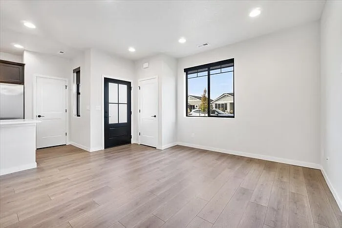 5248 E Hope Ave — Photo 4