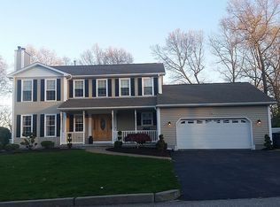 79 Fox Ridge Dr, Cranston, RI 02921