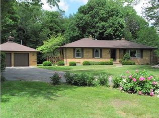 1727 Acacia Dr NW, Grand Rapids, MI 49504