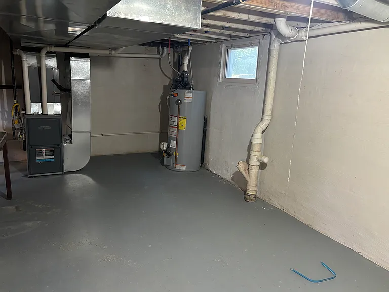 219 N Henderson Ave — Photo 8